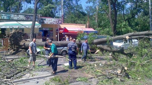 Hình ảnh Odessa sau trận bão tàn phá đêm 31/5/2012