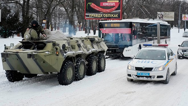 Ukraine chi tiền trước thời hạn để 'nạp đạn' cho quân đội