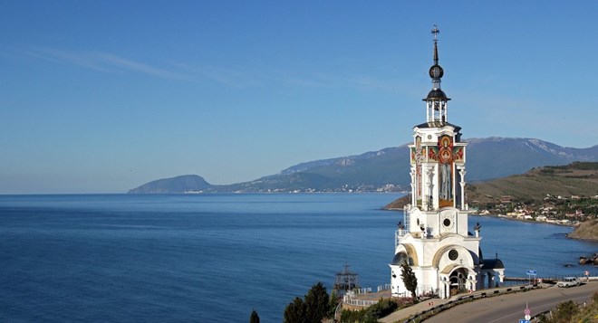 Ukraine ngăn cản Nga chuyển hàng tới Crimea