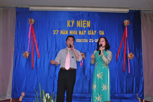 Ấm áp nghĩa tình những anh em công nhân giày-da năm xưa