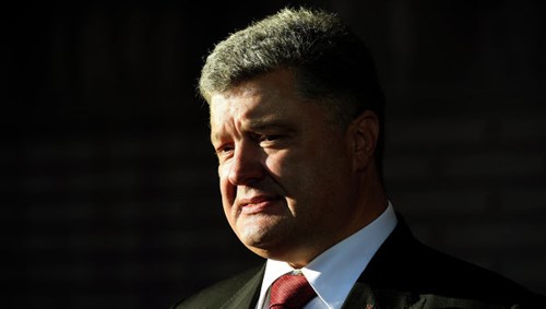 Poroshenko ký đạo luật cho phép quân đội nước ngoài hiện diện ở Ukraine