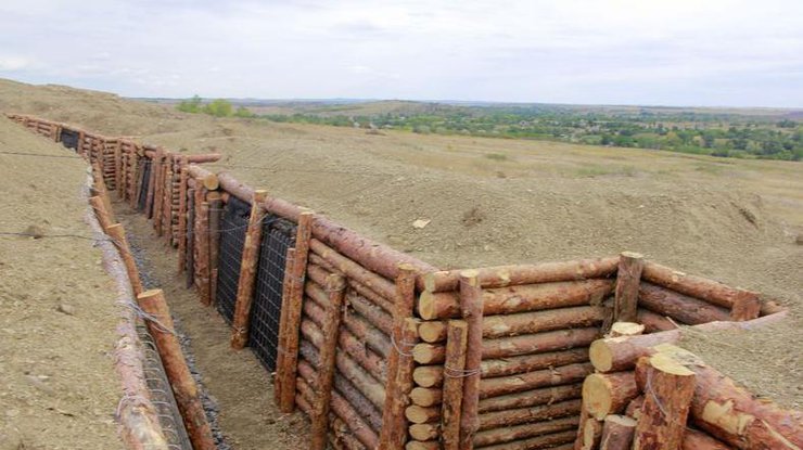 Ukraine đã xây dựng xong 600 km tuyến phòng thủ tại Donbass