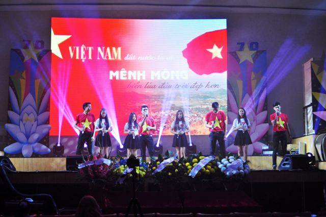 Video 2-9-2015: Việt Nam yêu hòa bình và những trái tim Việt Nam