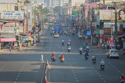 Sài Gòn khác lạ ngày đầu năm