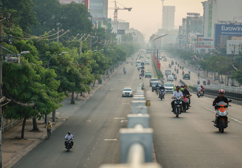 Sài Gòn khác lạ ngày đầu năm