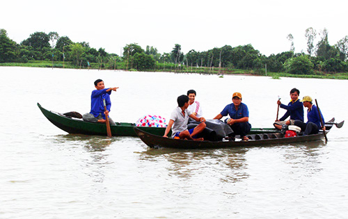 Sợ sạt lở, người dân An Giang chặn doanh nghiệp khai thác cát