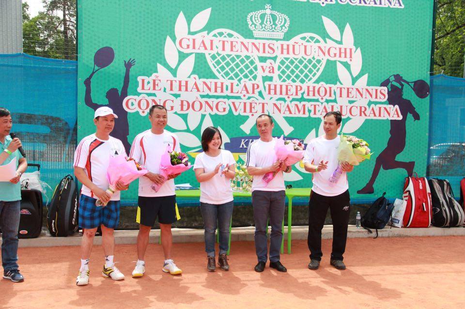 Phóng sự ảnh về 'Giải tennis hữu nghị và thành lập Hiệp hội Tennis cộng đồng Việt Nam tại Ucraina'