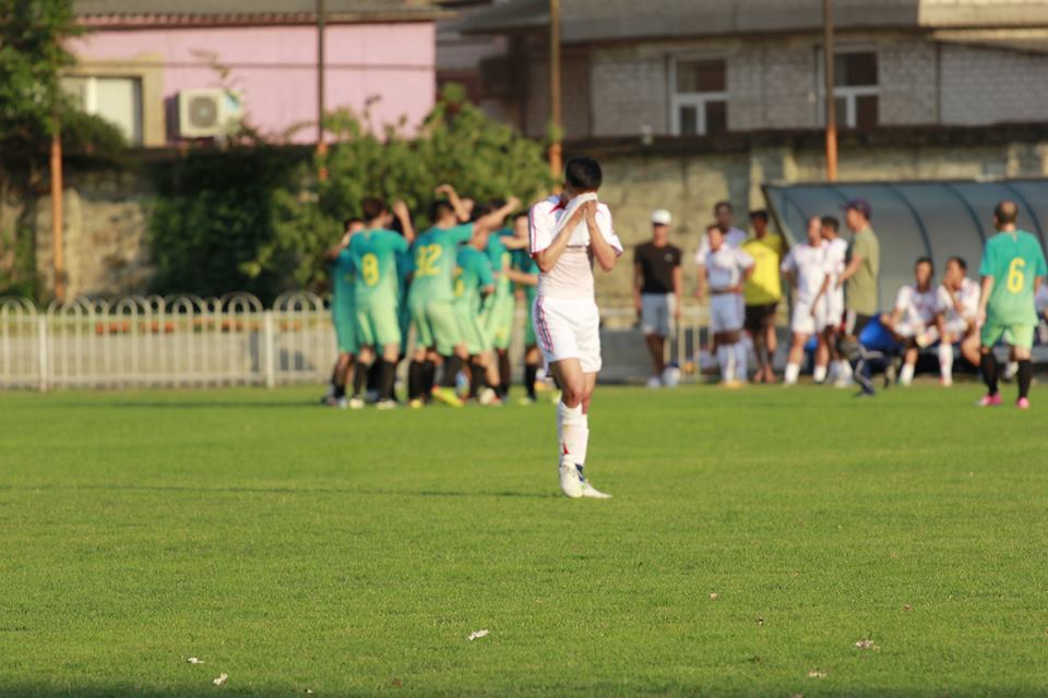 Trận đấu giữa FC Làng Sen và FC Liên quân center: Ấn tượng và đẹp mắt