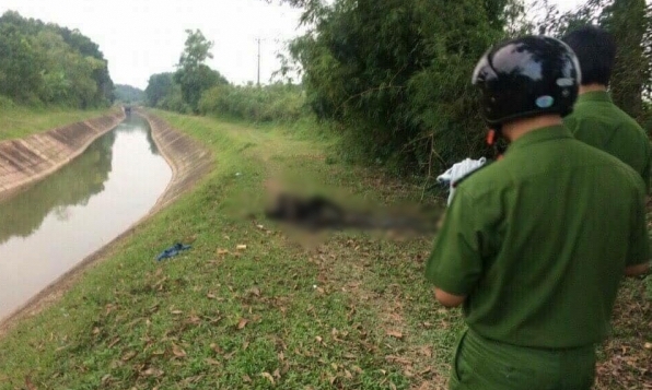 Thái Nguyên: Thanh niên tự thiêu cháy đen bên bờ kênh