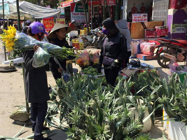 Hối hả phiên chợ miền quê ngày cuối năm