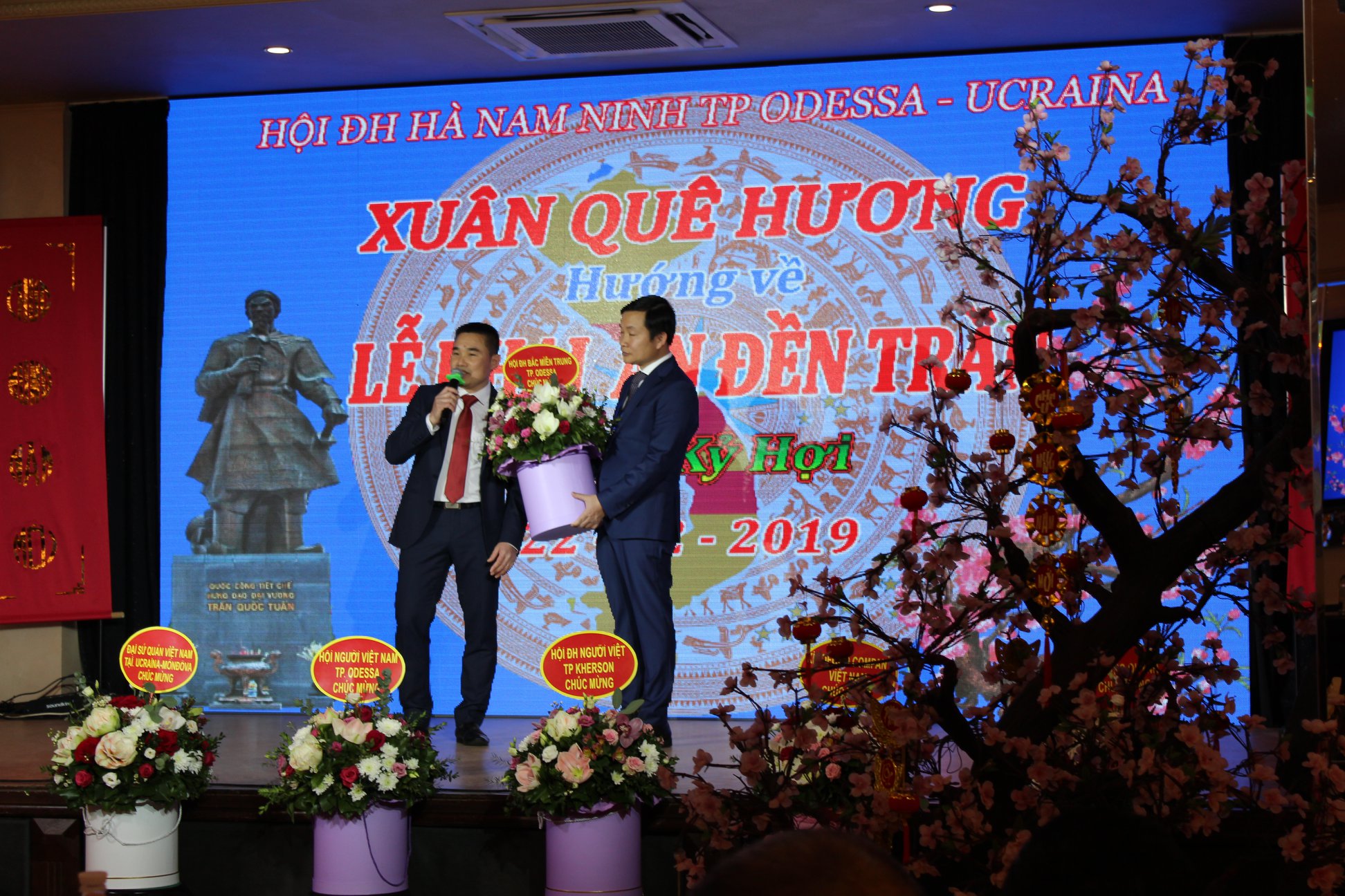 Xuân quê hương hướng về Lễ khai ấn đền Trần 2019 tại Odessa