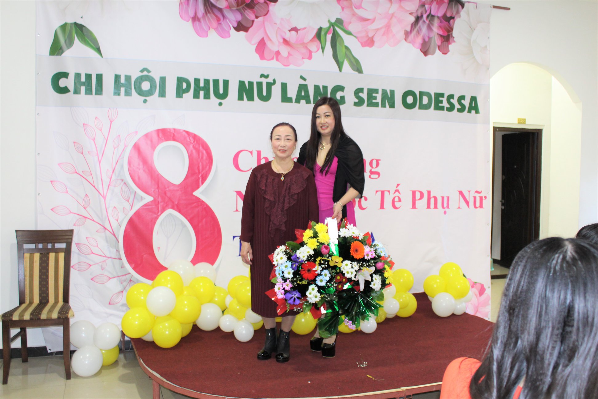 Phóng sự ảnh: Chi hội Phụ nữ Làng Sen liên hoan chào mừng ngày 8/3/2019