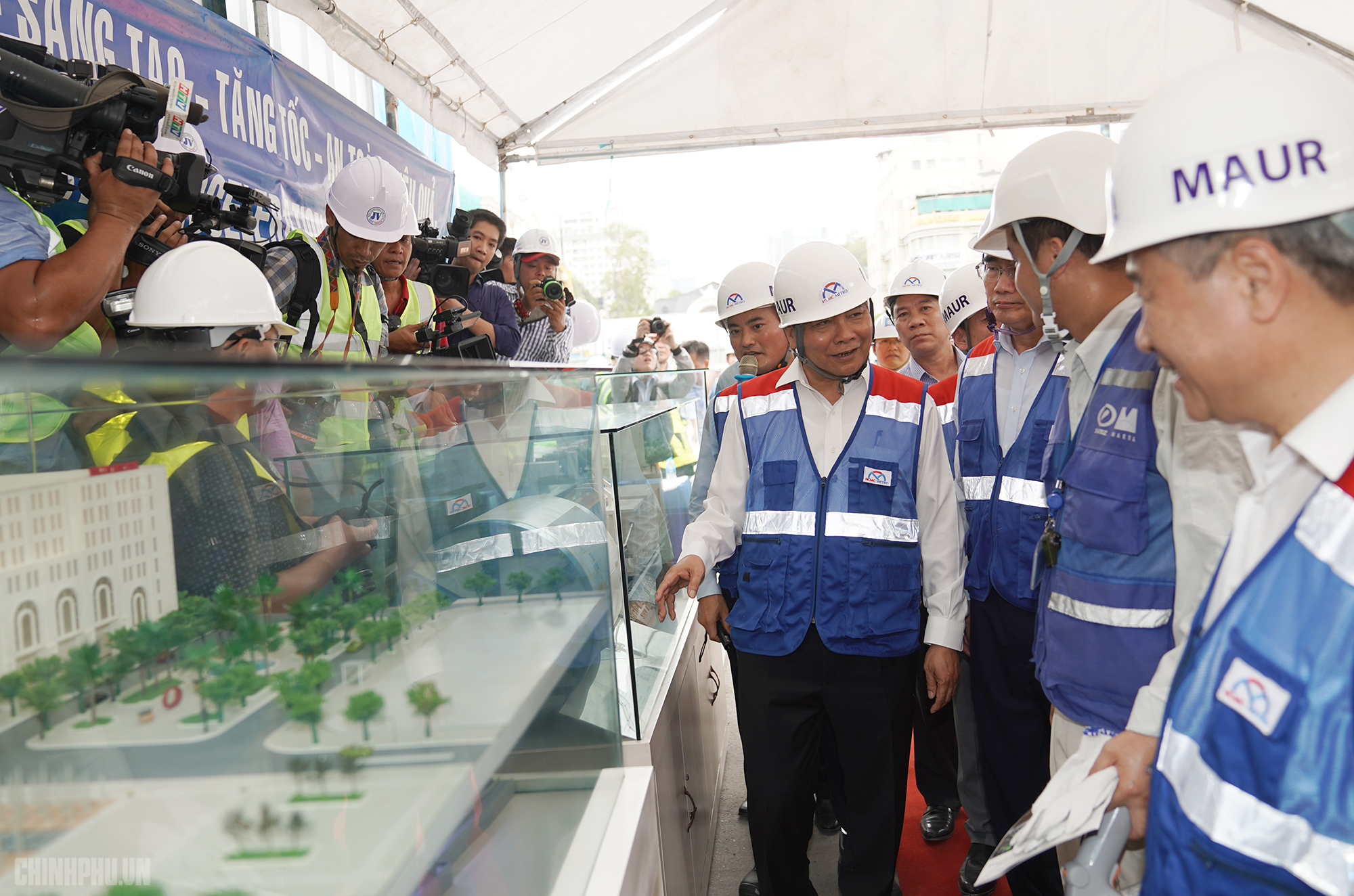 Thủ tướng thị sát dự án tuyến metro đầu tiên của TPHCM