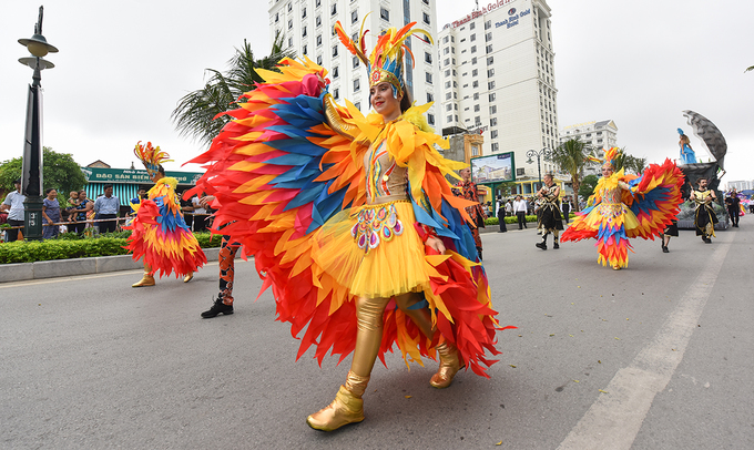 Carnival đường phố khuấy động phố biển Sầm Sơn