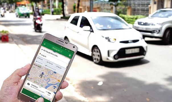 Bộ GTVT kiên quyết yêu cầu taxi công nghệ phải gắn “mào”