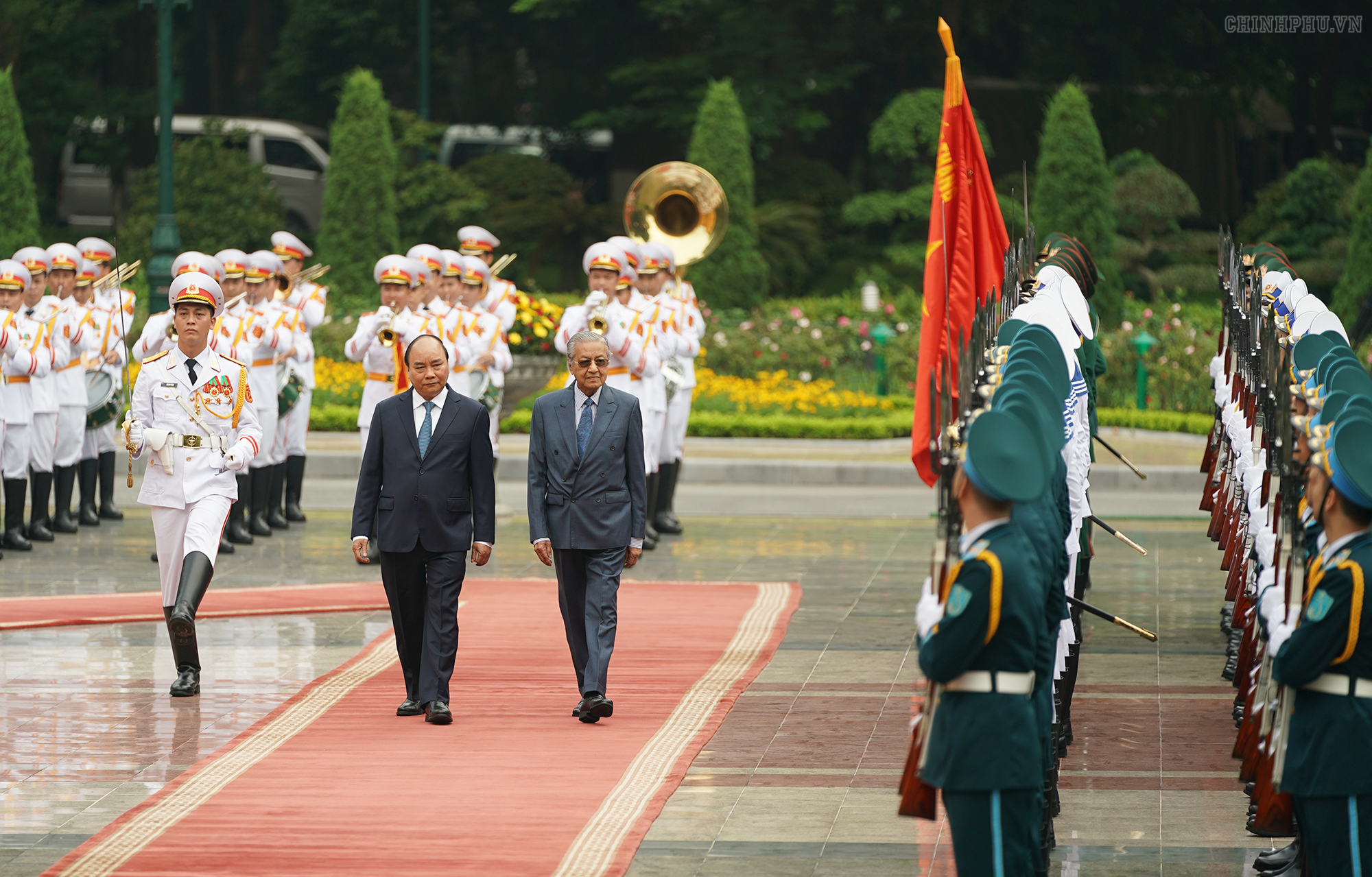 Thủ tướng Nguyễn Xuân Phúc đón, hội đàm với Thủ tướng Malaysia