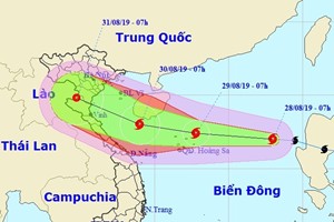 Bão Podul giật cấp 12 đi vào Thanh Hóa - Quảng Bình