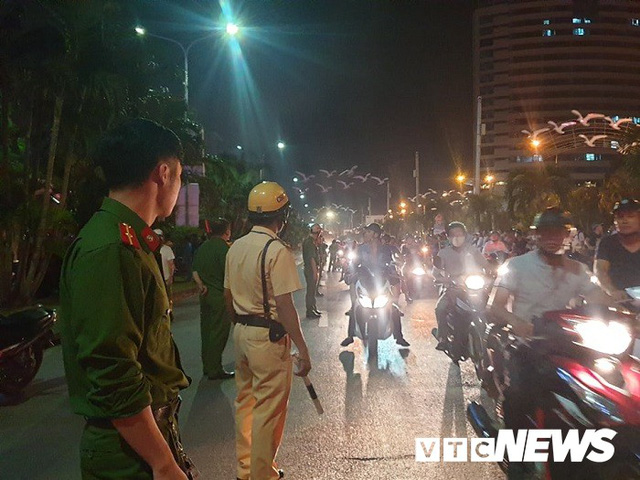 Hiện trường lửa bao trùm kèm tiếng nổ lớn từ siêu thị điện máy ở Hải Phòng