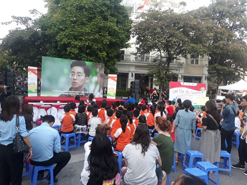 Ngày hội “Lan tỏa yêu thương”: “Hãy để trẻ em được lớn lên trong tình yêu thương”