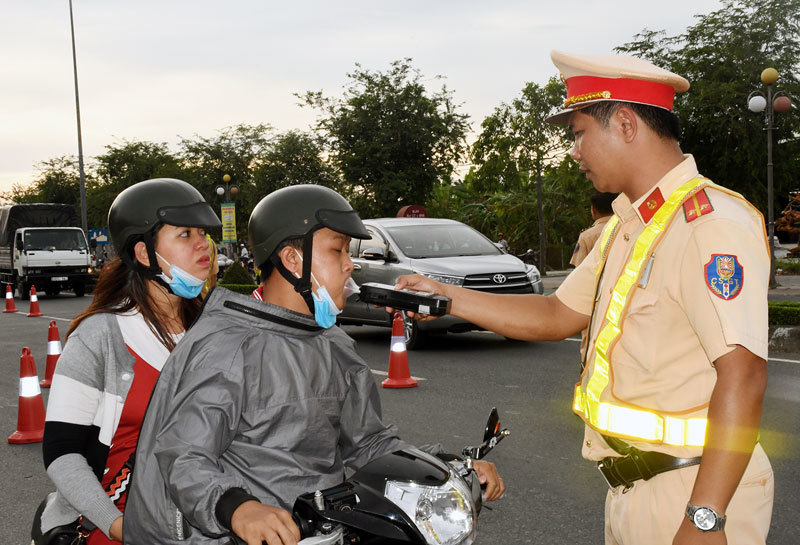 Từ 1/1/2010, 'ma men' lái ô tô bị phạt tới 40 triệu, đi xe máy 8 triệu