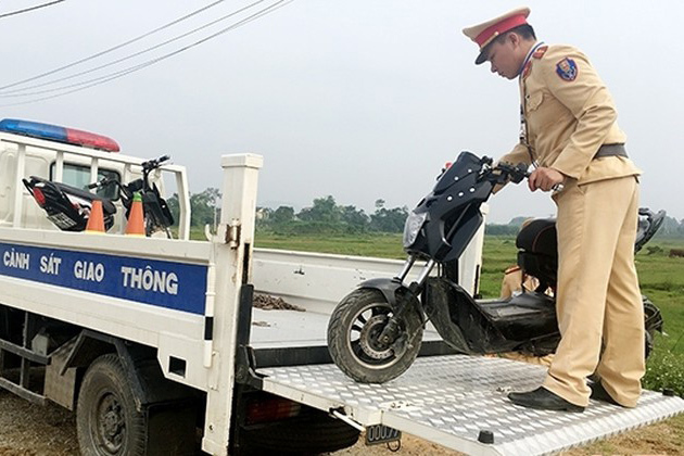 Nghị định 100: Tịch thu ô tô nếu giấy đăng ký xe bị tẩy xóa