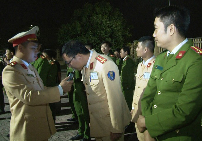 Phó Giám đốc Công an Ninh Bình làm trưởng đoàn kiểm tra nồng độ cồn cán bộ công an