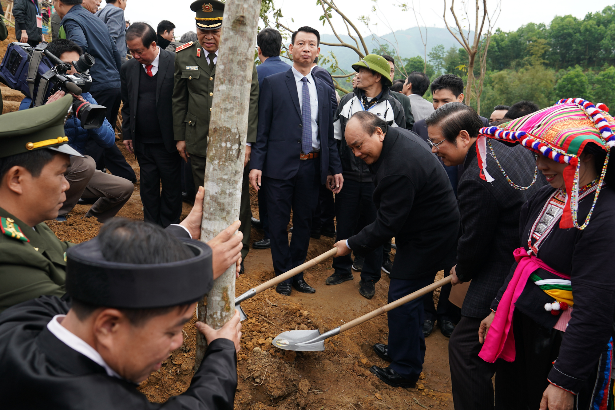 Thủ tướng phát động Tết trồng cây đời đời nhớ ơn Bác Hồ