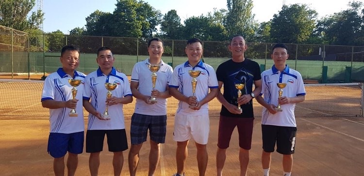 Giải tennis nội bộ CLB tennis nội dung đánh đôi