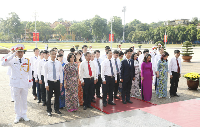 Lãnh đạo Đảng, Nhà nước đặt vòng hoa, tưởng niệm các anh hùng liệt sỹ nhân ngày 27/7