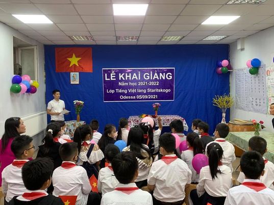 Phóng sự ảnh: Khai giảng lớp học tiếng Việt tại Làng Staritskogo